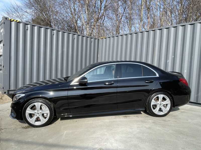 Mercedes-Benz C300 | 1