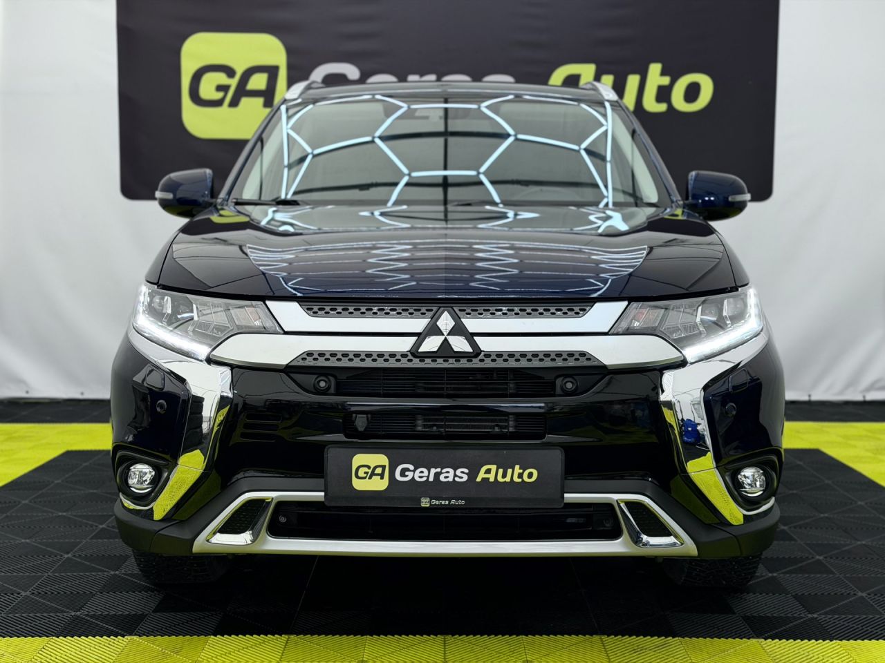 Mitsubishi Outlander | 1