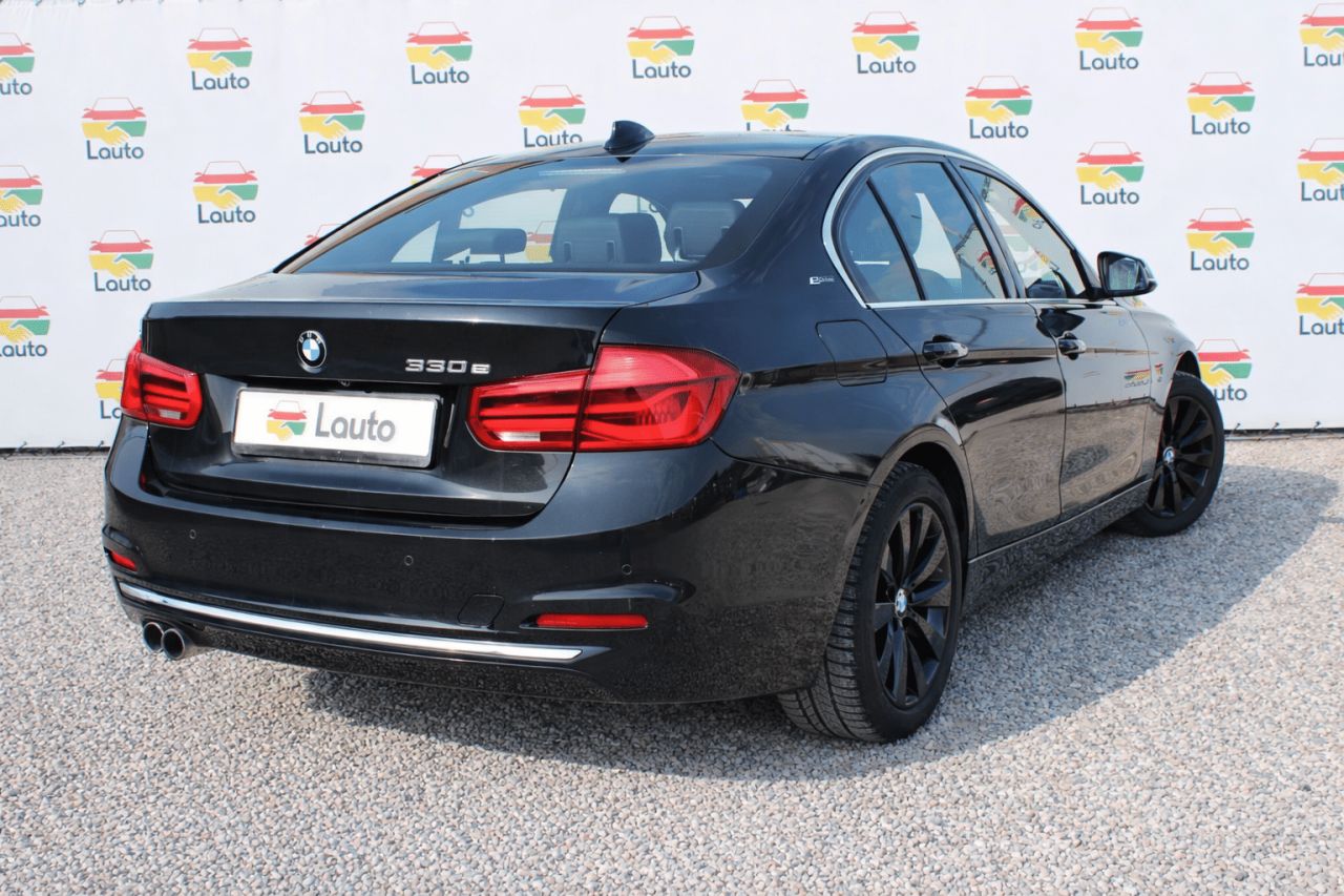 BMW 330 | 3