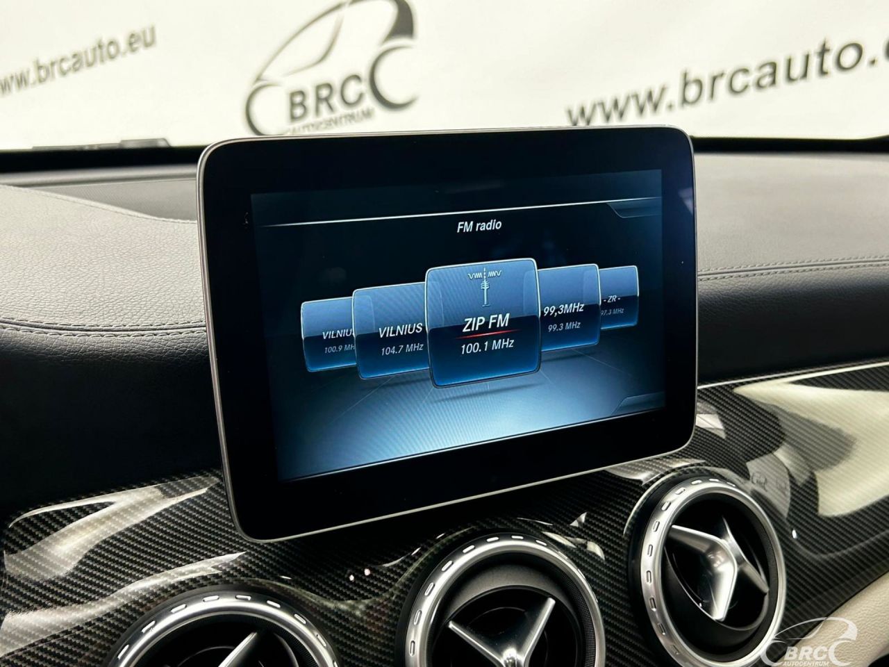 Mercedes-Benz GLA45 AMG | 24