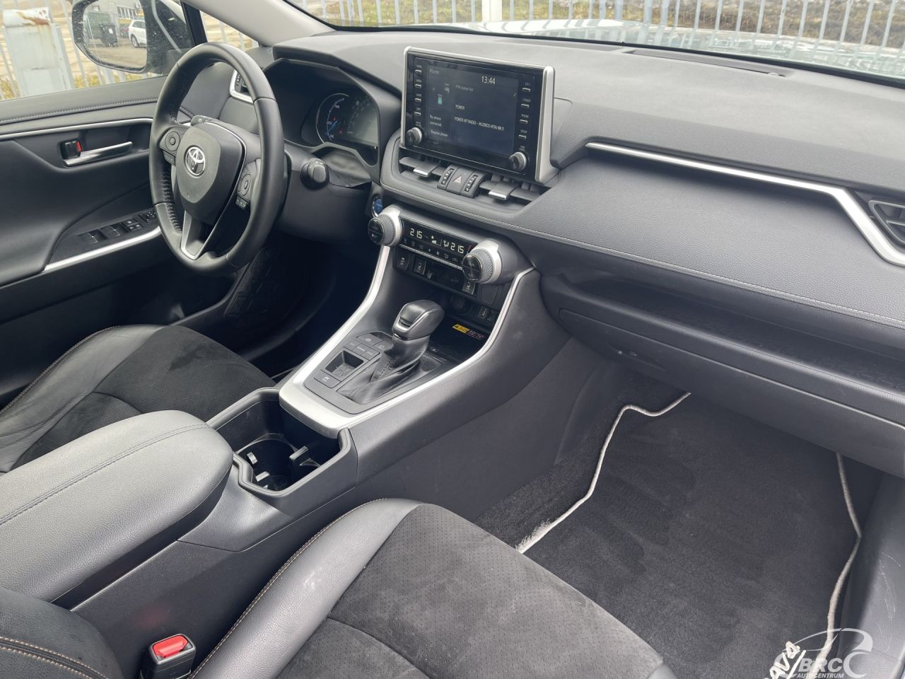 Toyota RAV4 | 4