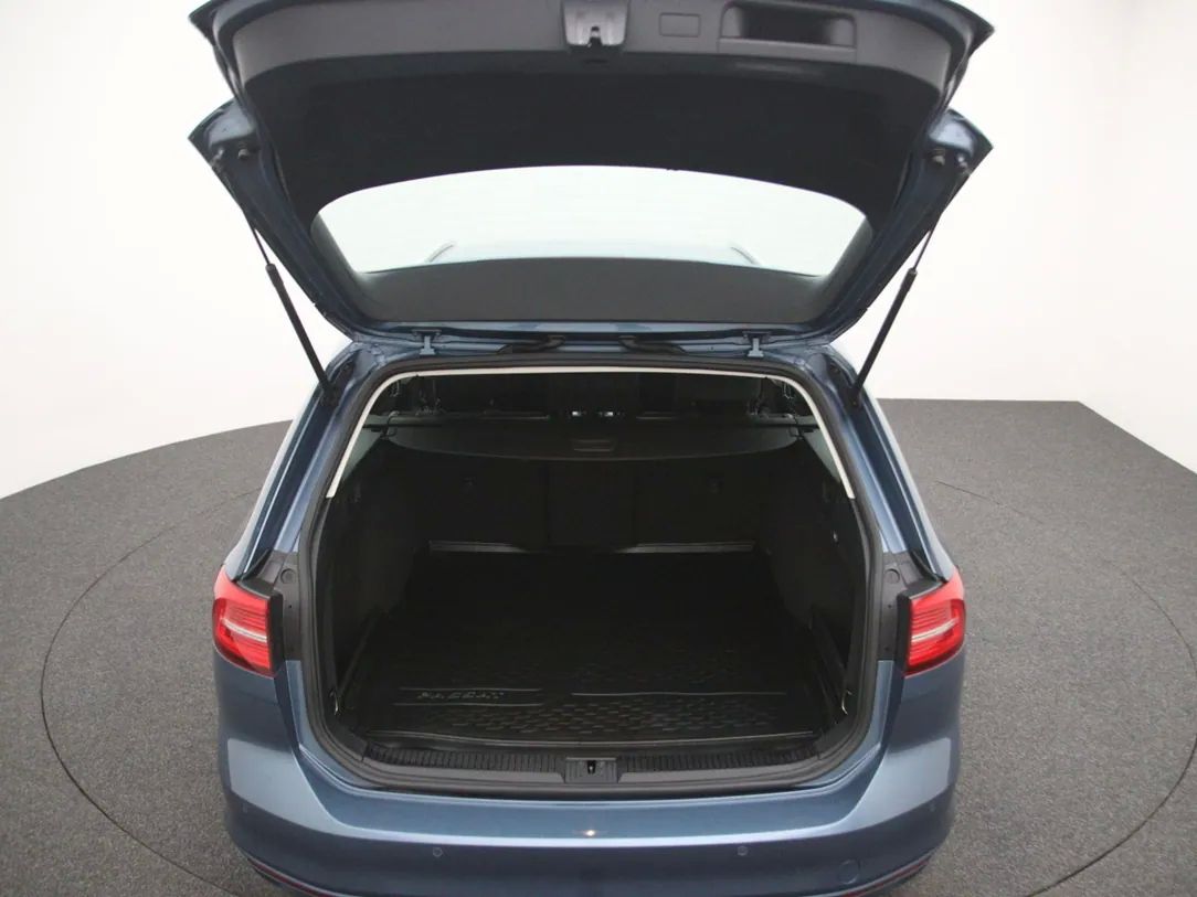 Volkswagen Passat | 35