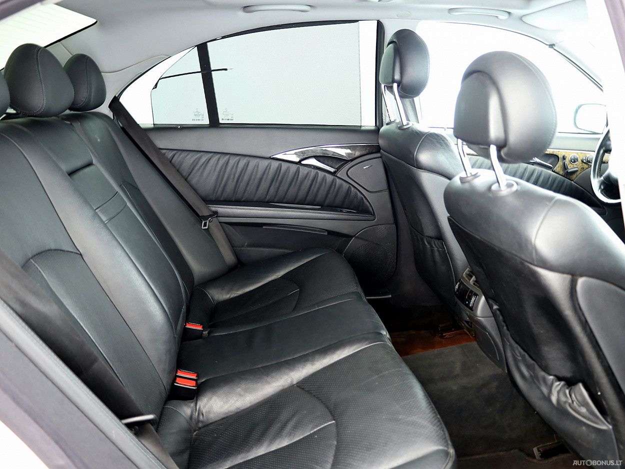 Mercedes-Benz E320 | 6