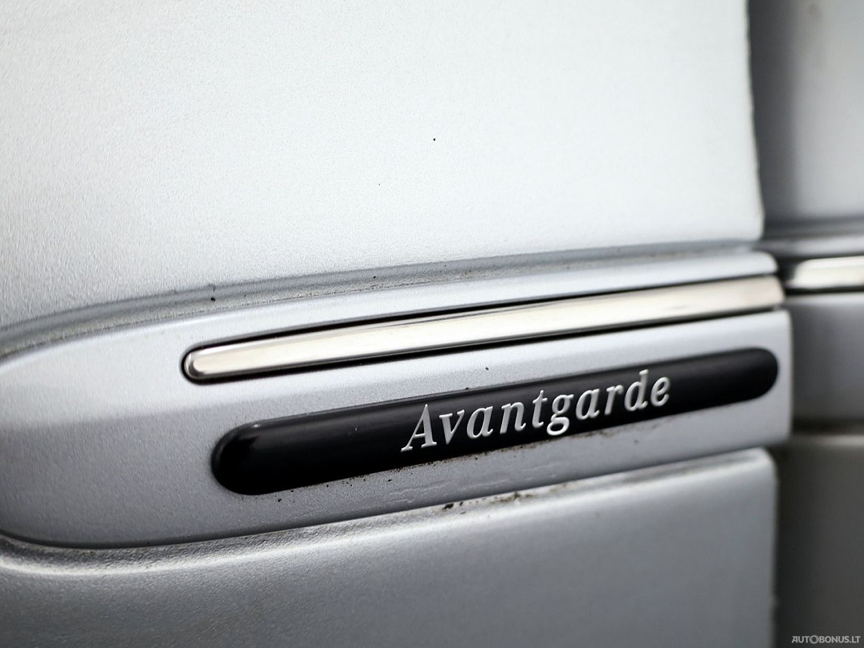 Mercedes-Benz E220 | 8