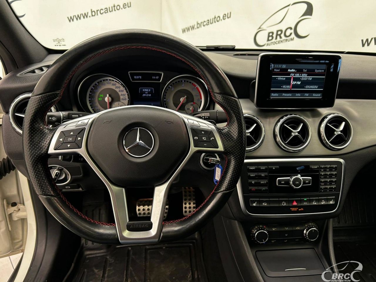 Mercedes-Benz GLA220 | 11