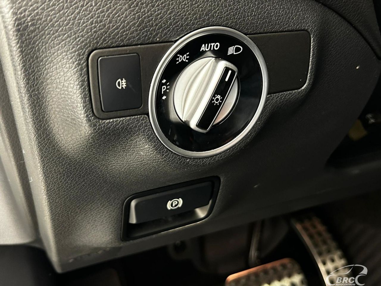 Mercedes-Benz GLA220 | 16