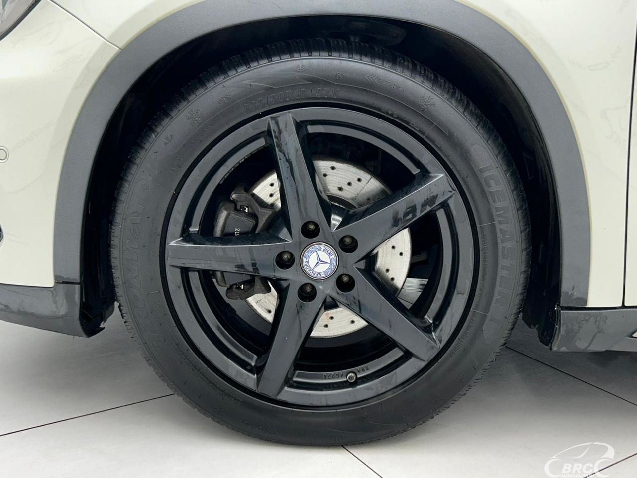 Mercedes-Benz GLA220 | 27