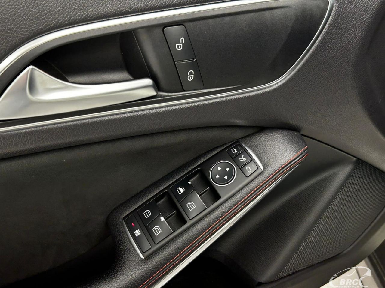 Mercedes-Benz GLA220 | 15