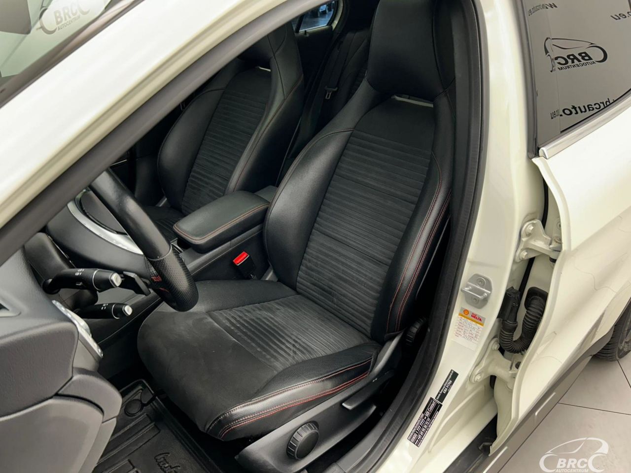 Mercedes-Benz GLA220 | 4