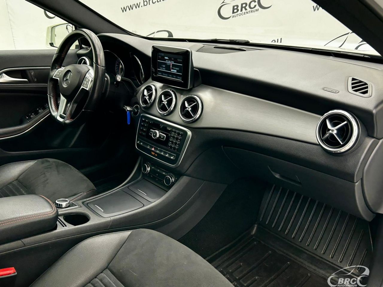 Mercedes-Benz GLA220 | 6