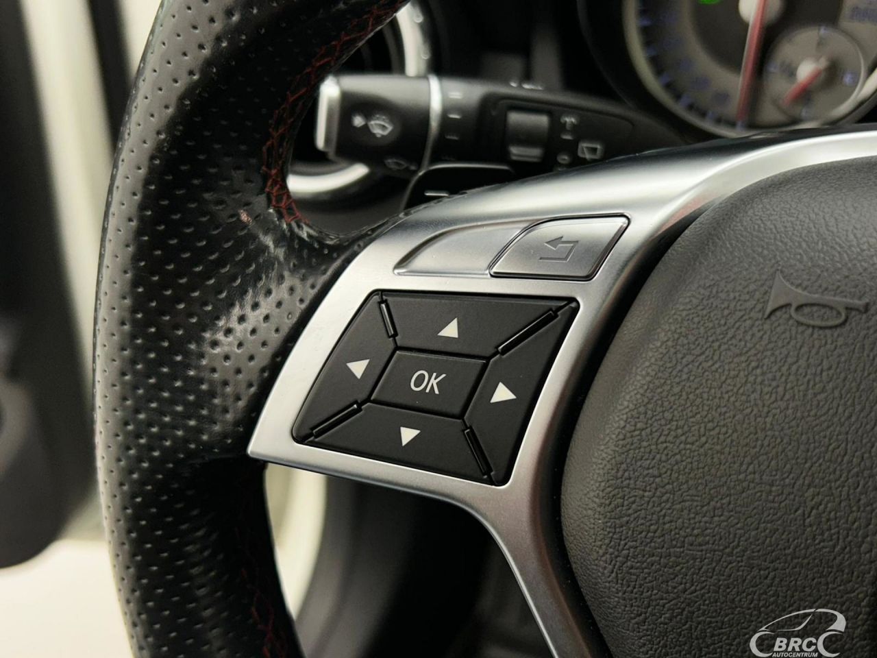 Mercedes-Benz GLA220 | 12