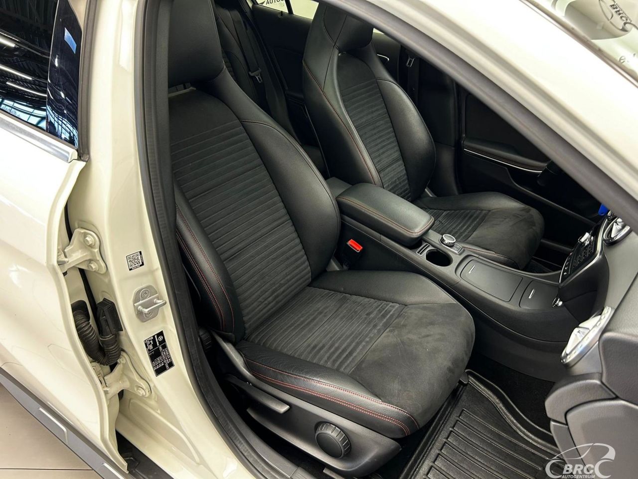 Mercedes-Benz GLA220 | 5