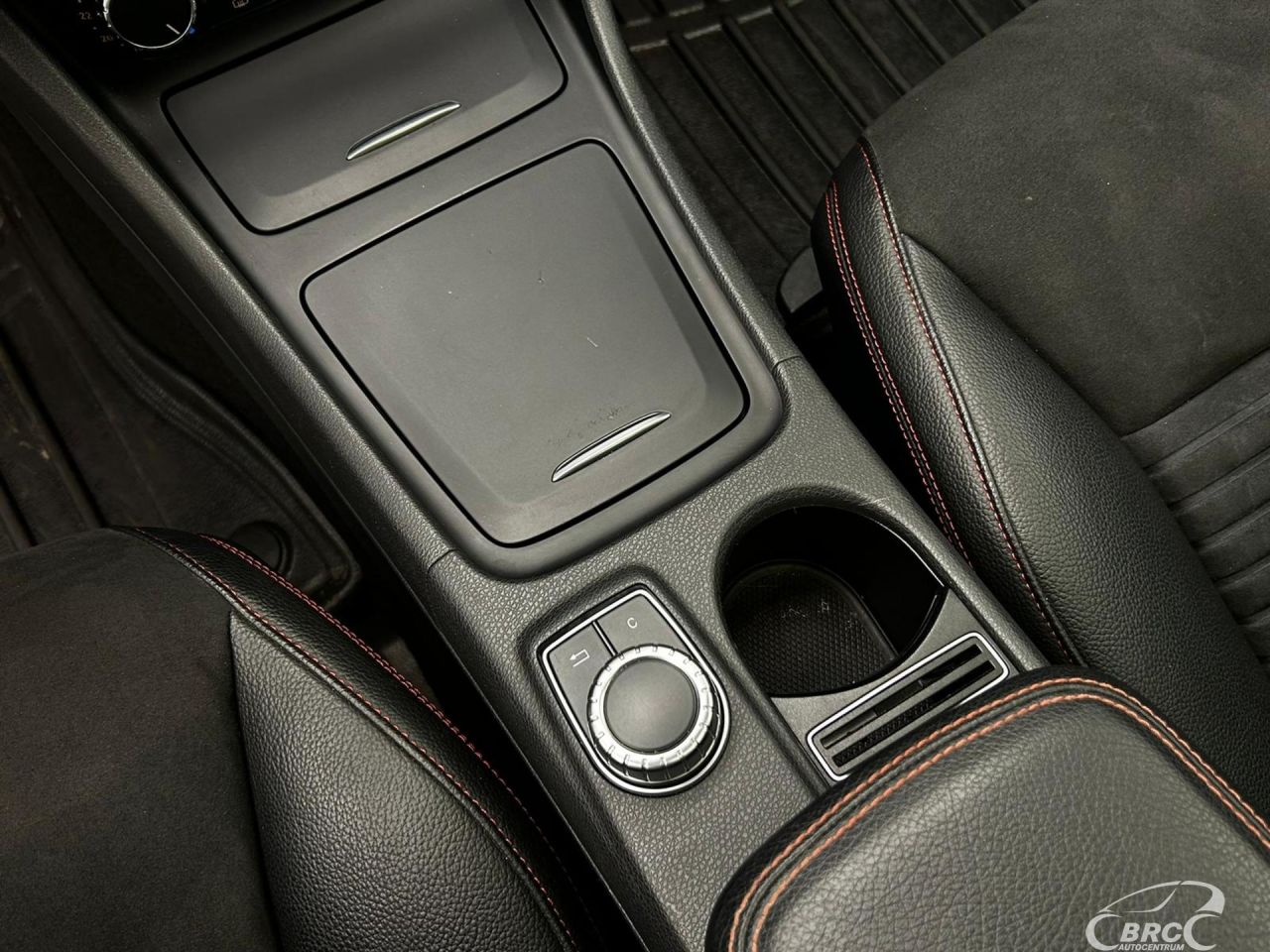 Mercedes-Benz GLA220 | 23