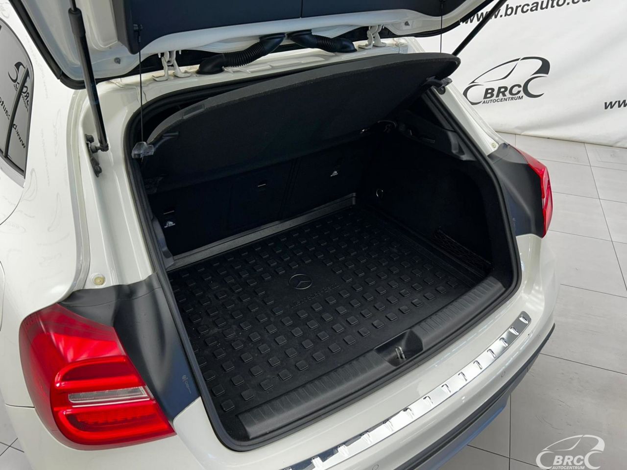 Mercedes-Benz GLA220 | 25