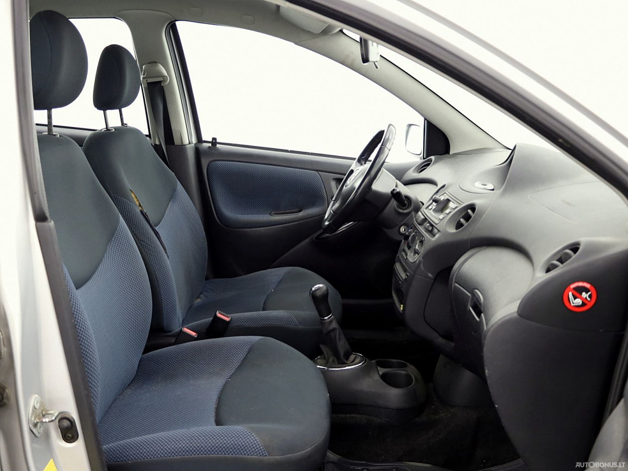 Toyota Yaris | 5
