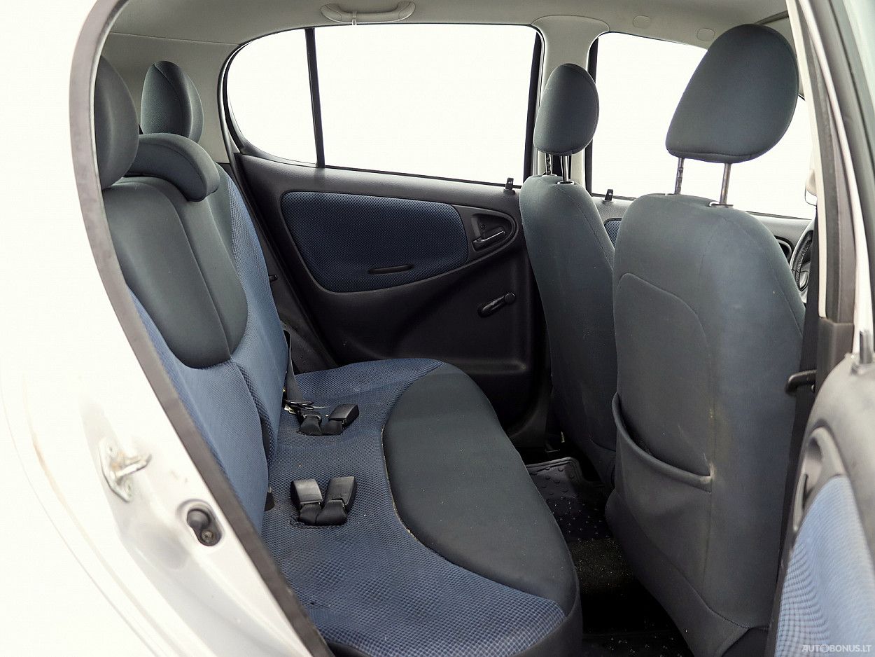 Toyota Yaris | 6