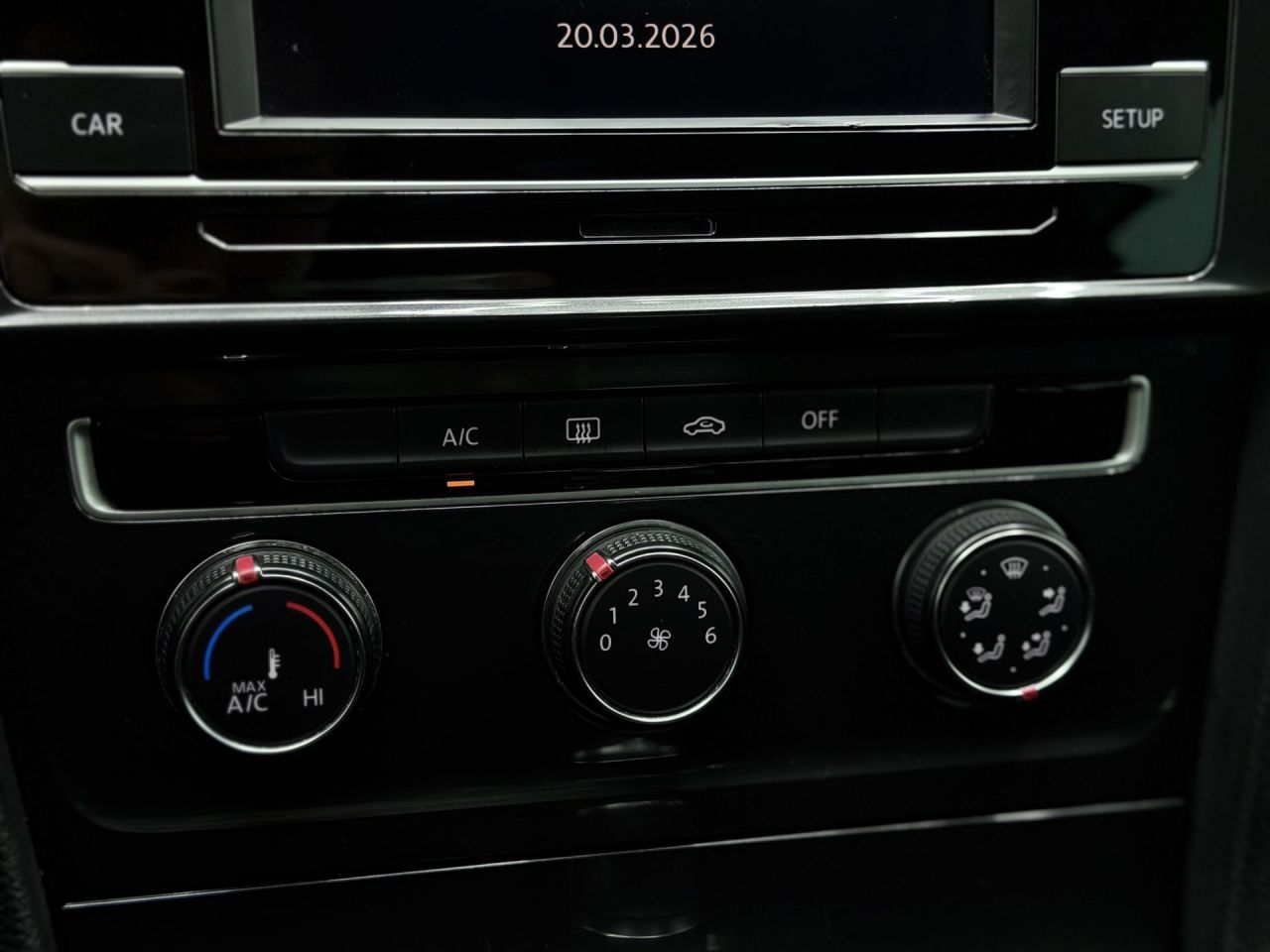 Volkswagen Golf | 19