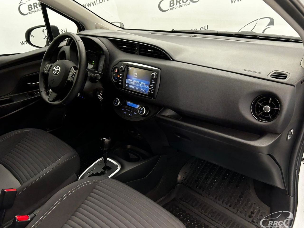 Toyota Yaris | 6