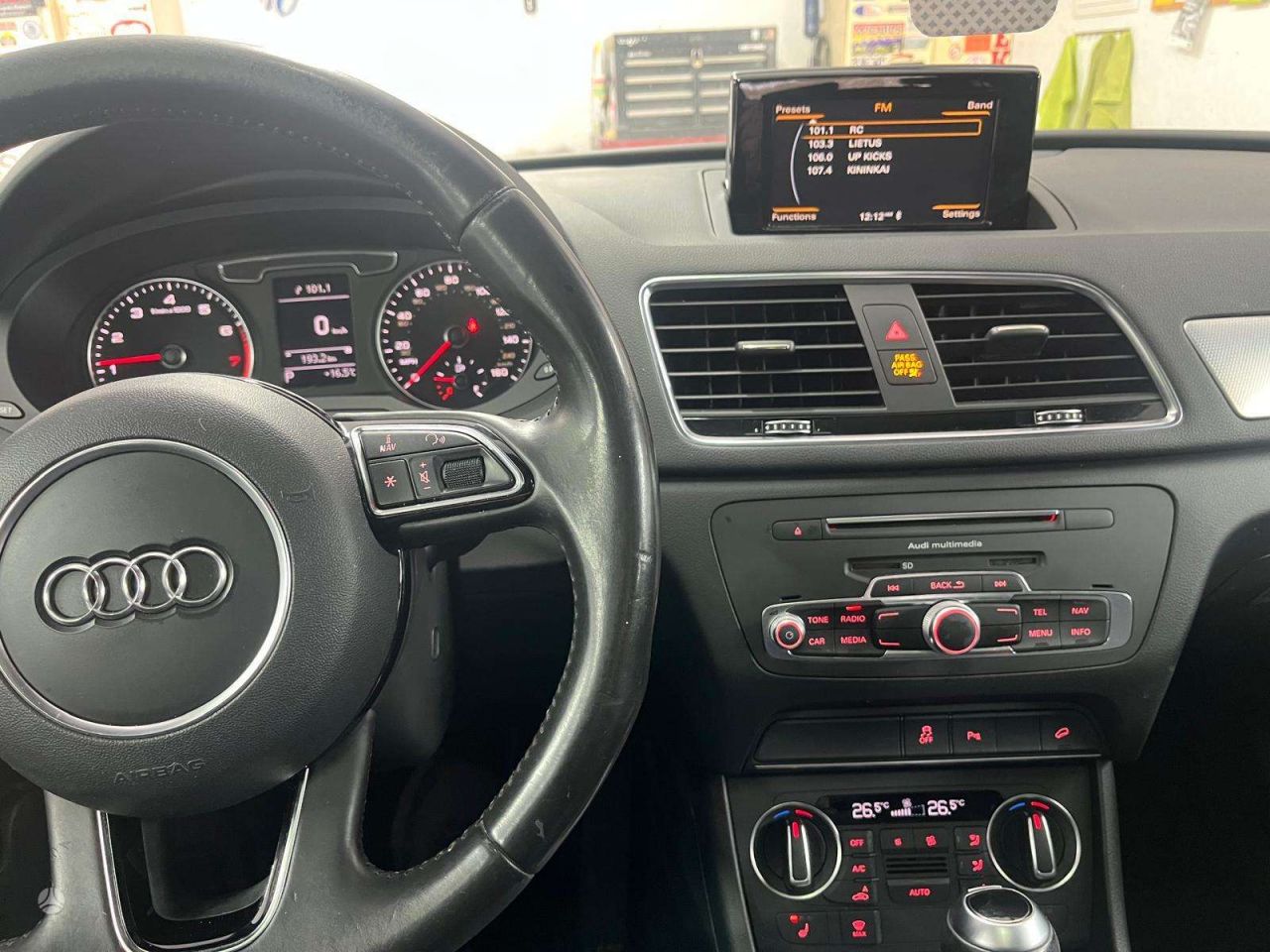 Audi Q3 | 13
