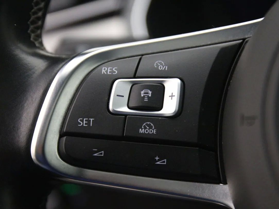 Volkswagen Passat | 33