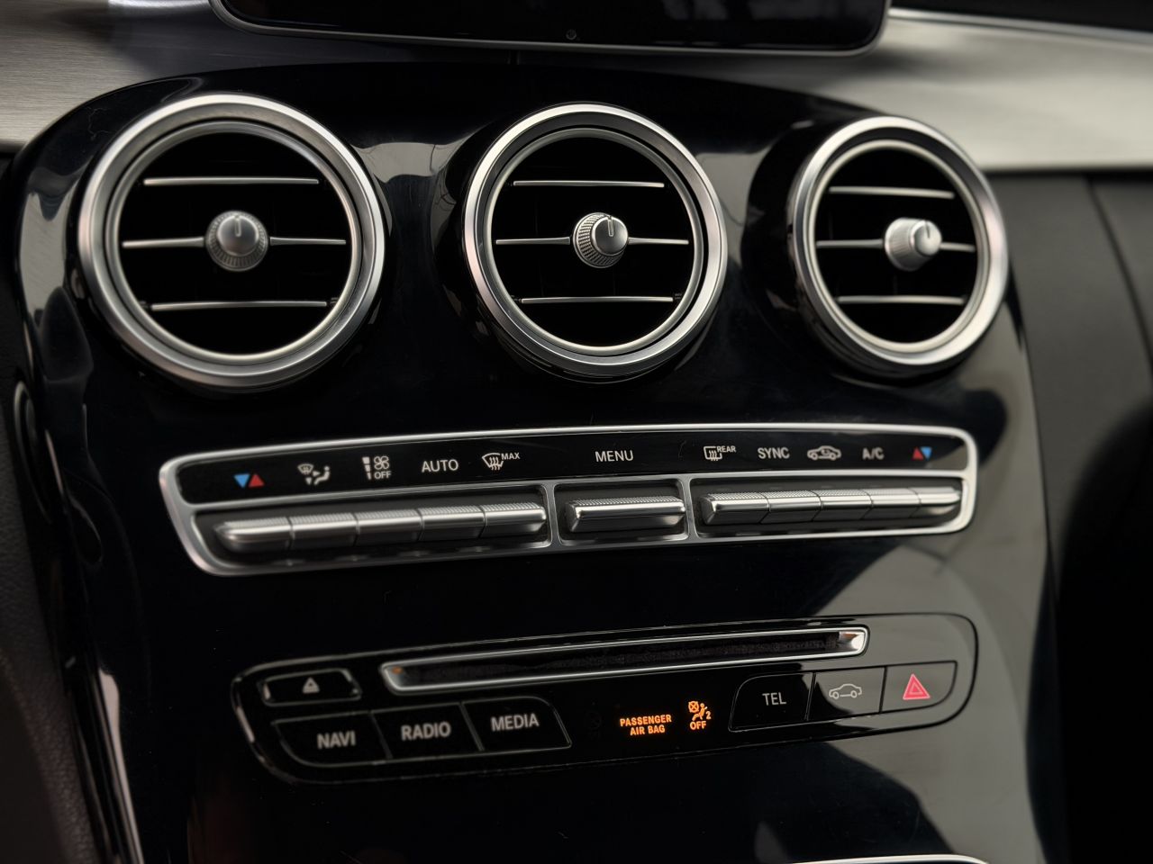 Mercedes-Benz C200 | 18