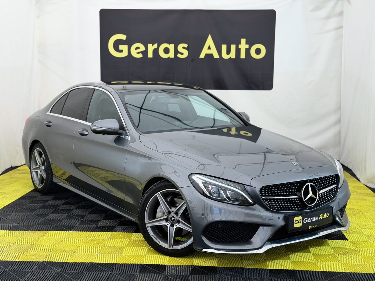 Mercedes-Benz C200 | 2