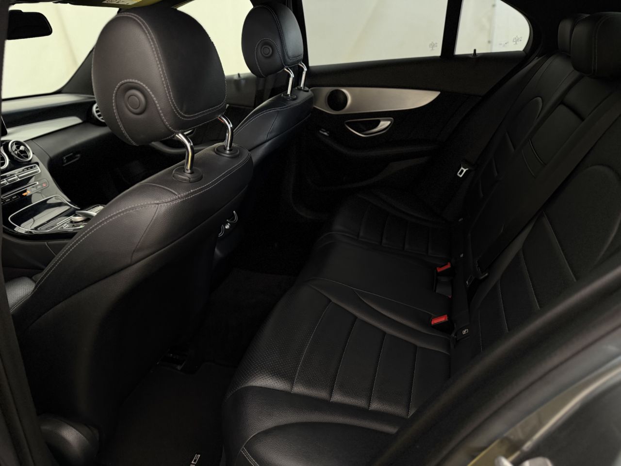 Mercedes-Benz C200 | 10