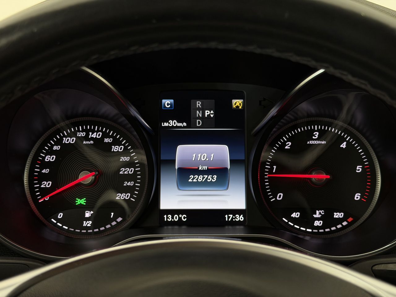 Mercedes-Benz C200 | 22