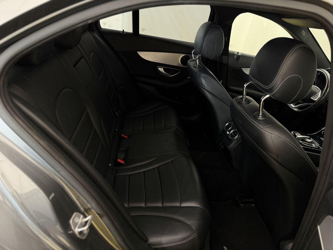 Mercedes-Benz C200 | 12