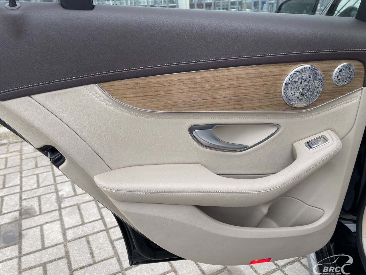 Mercedes-Benz C350 | 10