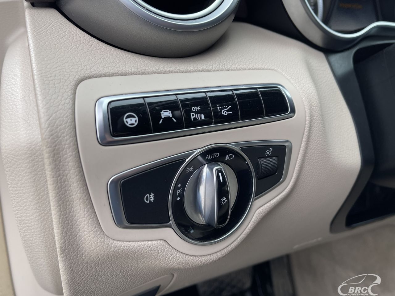 Mercedes-Benz C350 | 17