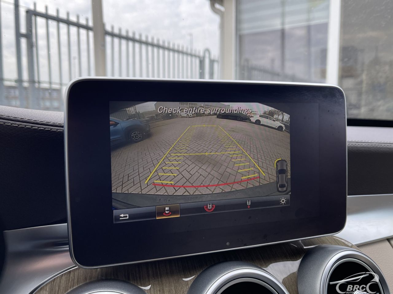 Mercedes-Benz C350 | 24