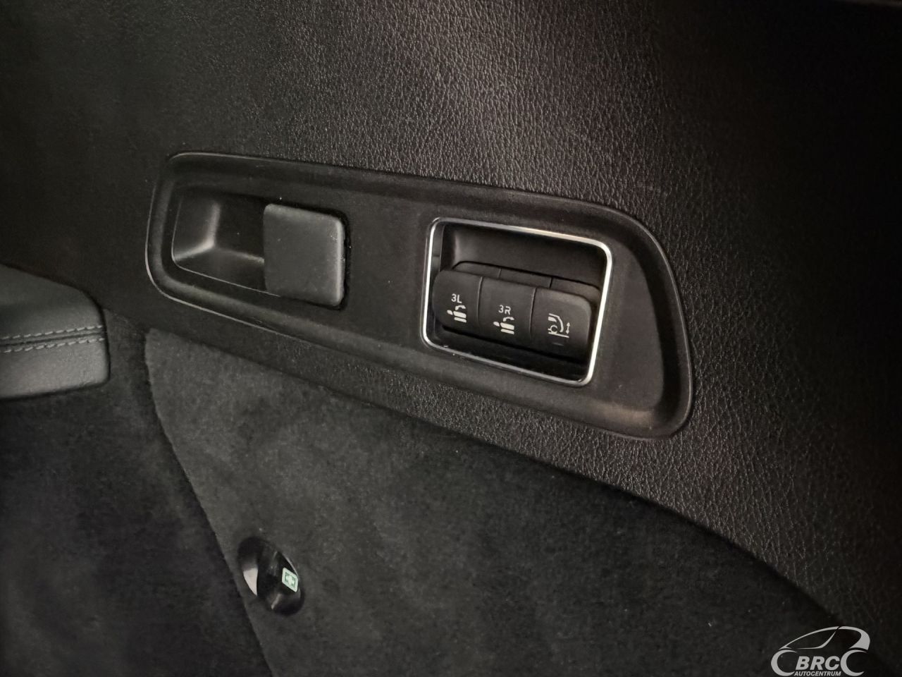 Mercedes-Benz GLS450 | 54