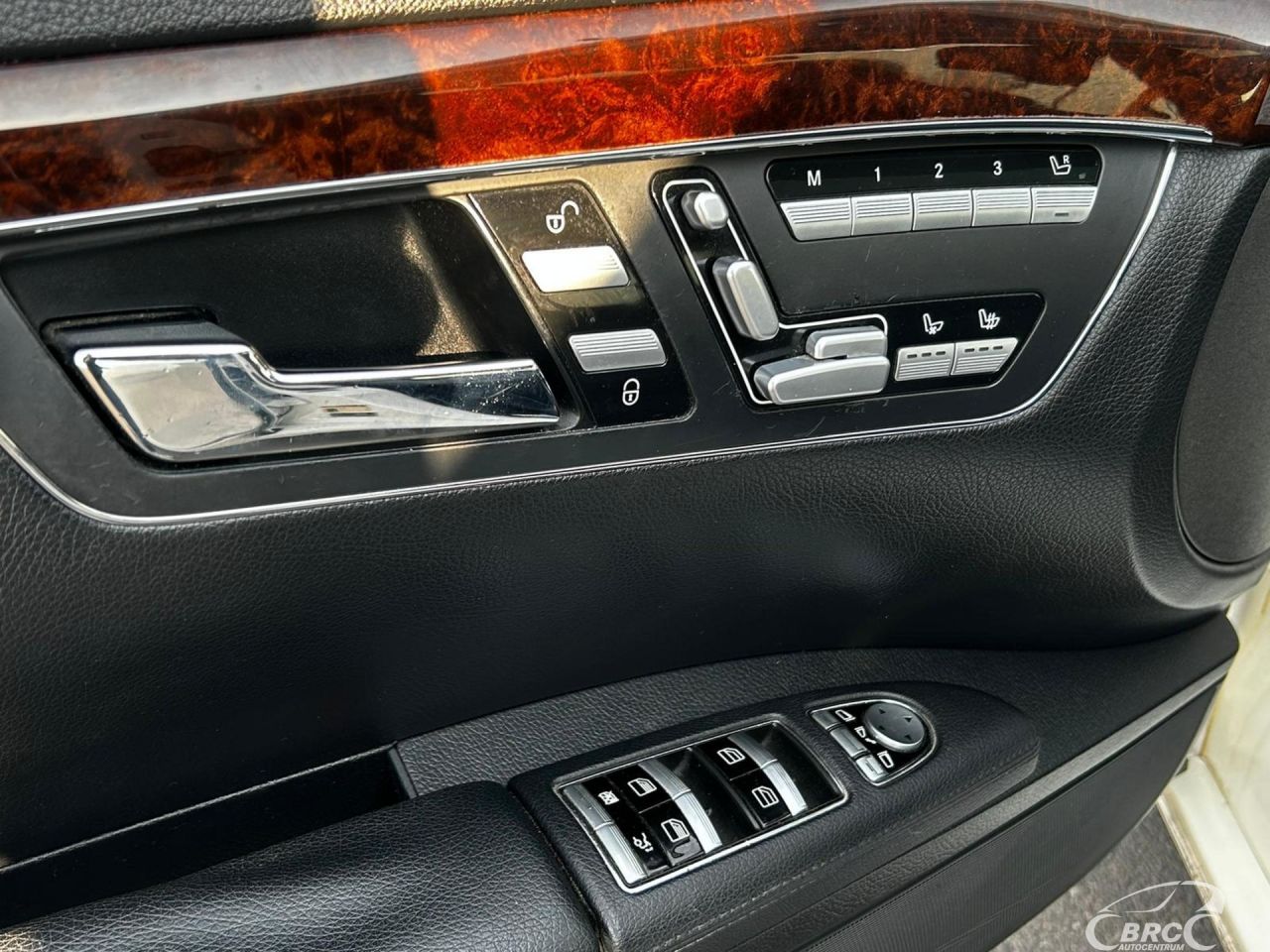 Mercedes-Benz S550 | 14