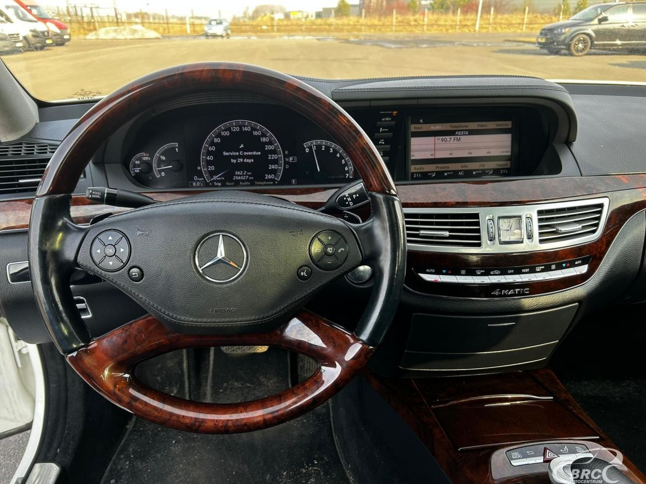 Mercedes-Benz S550 | 12