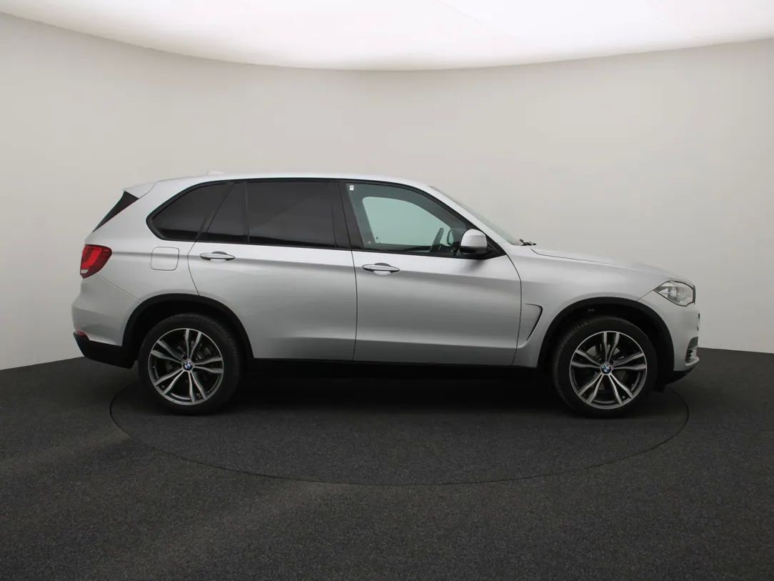 BMW X5 | 8
