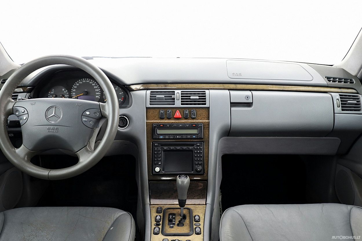 Mercedes-Benz E320 | 4