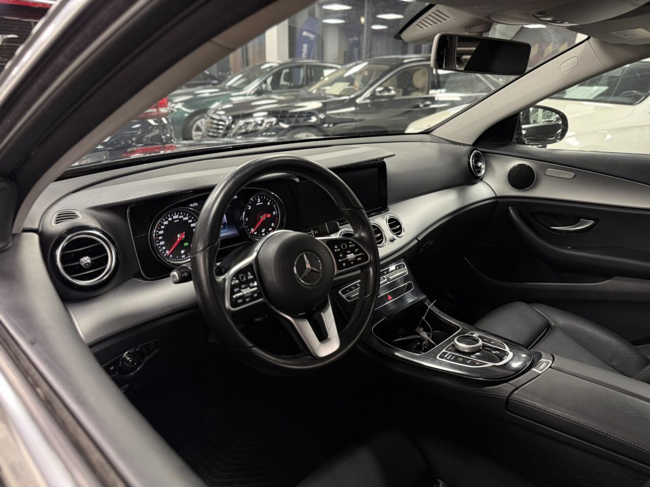 Mercedes-Benz E220 | 12