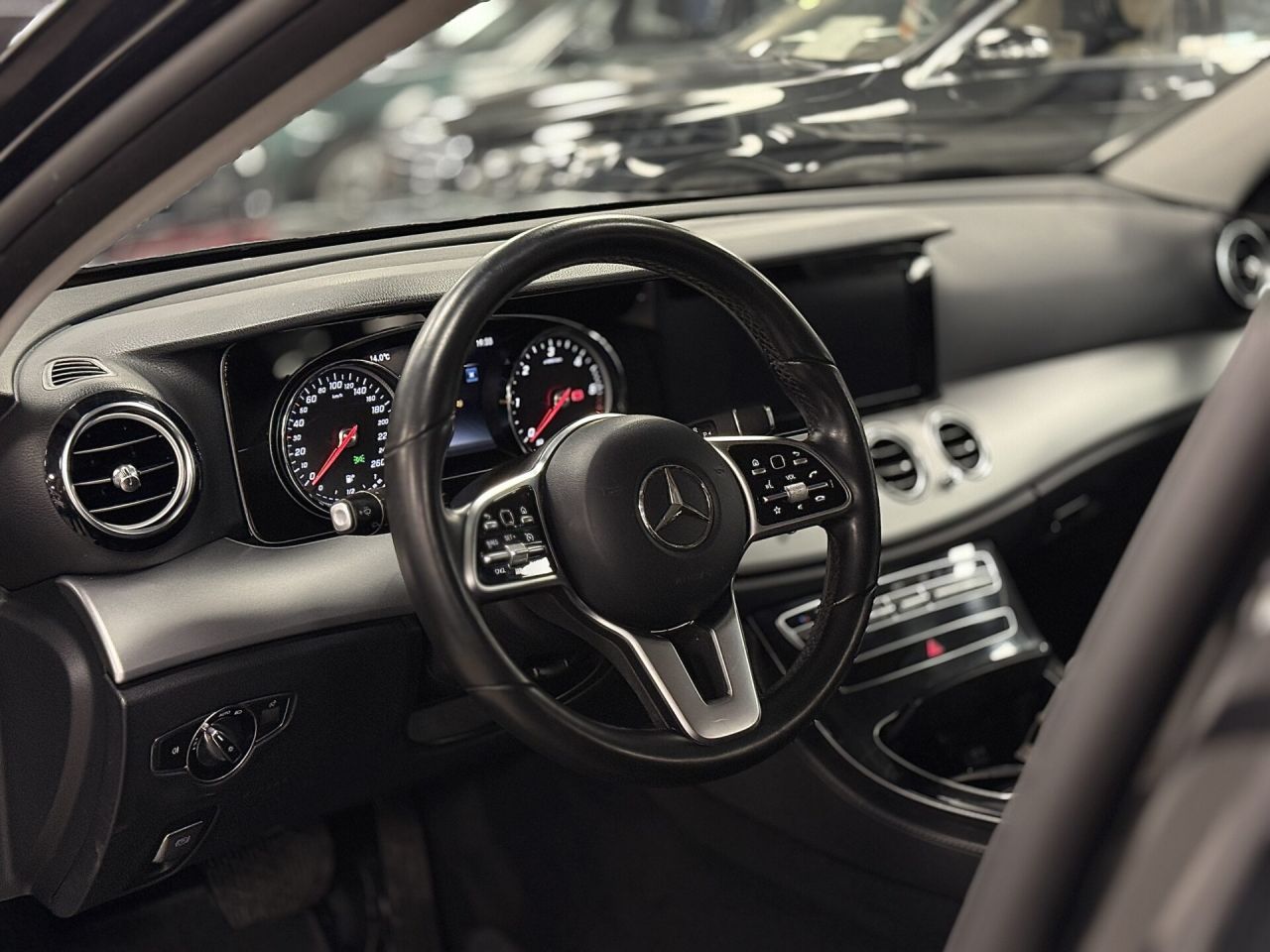 Mercedes-Benz E220 | 11