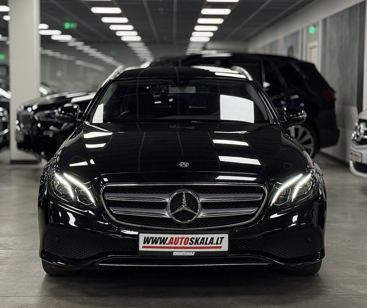 Mercedes-Benz E220 | 1