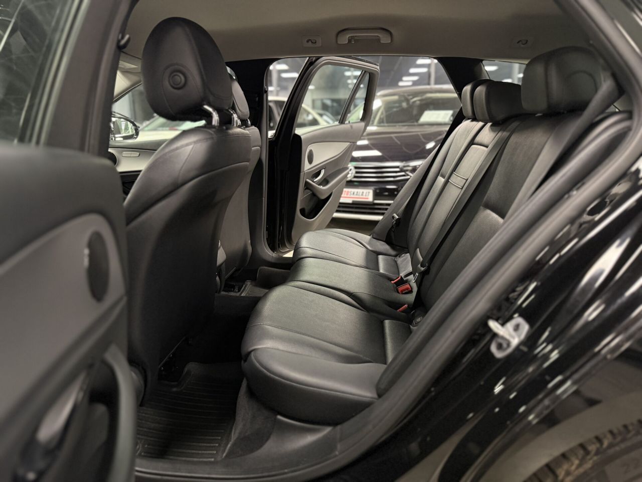 Mercedes-Benz E220 | 4