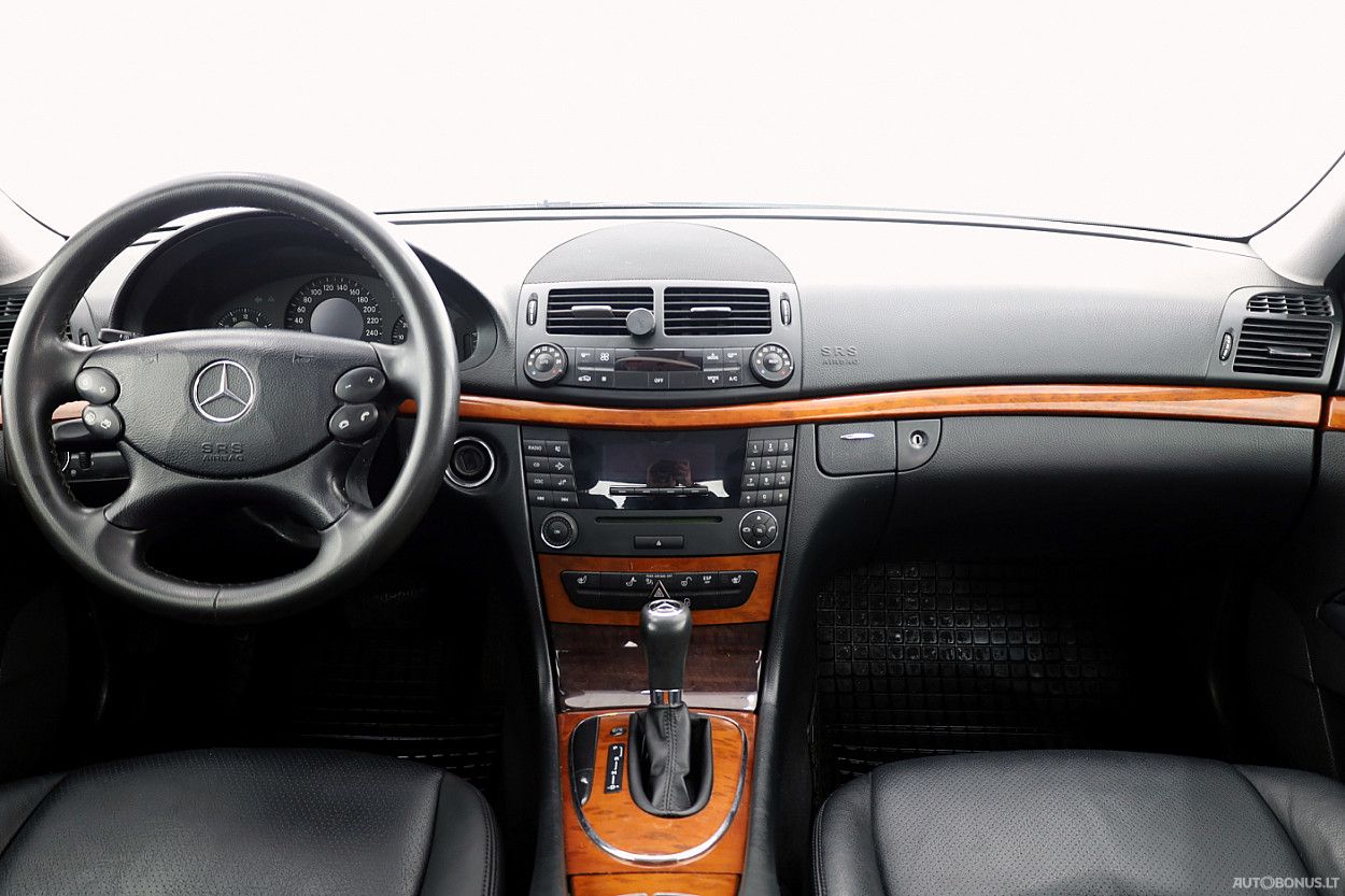 Mercedes-Benz E200 | 4