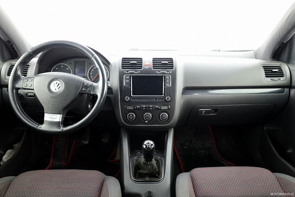 Volkswagen Golf | 4