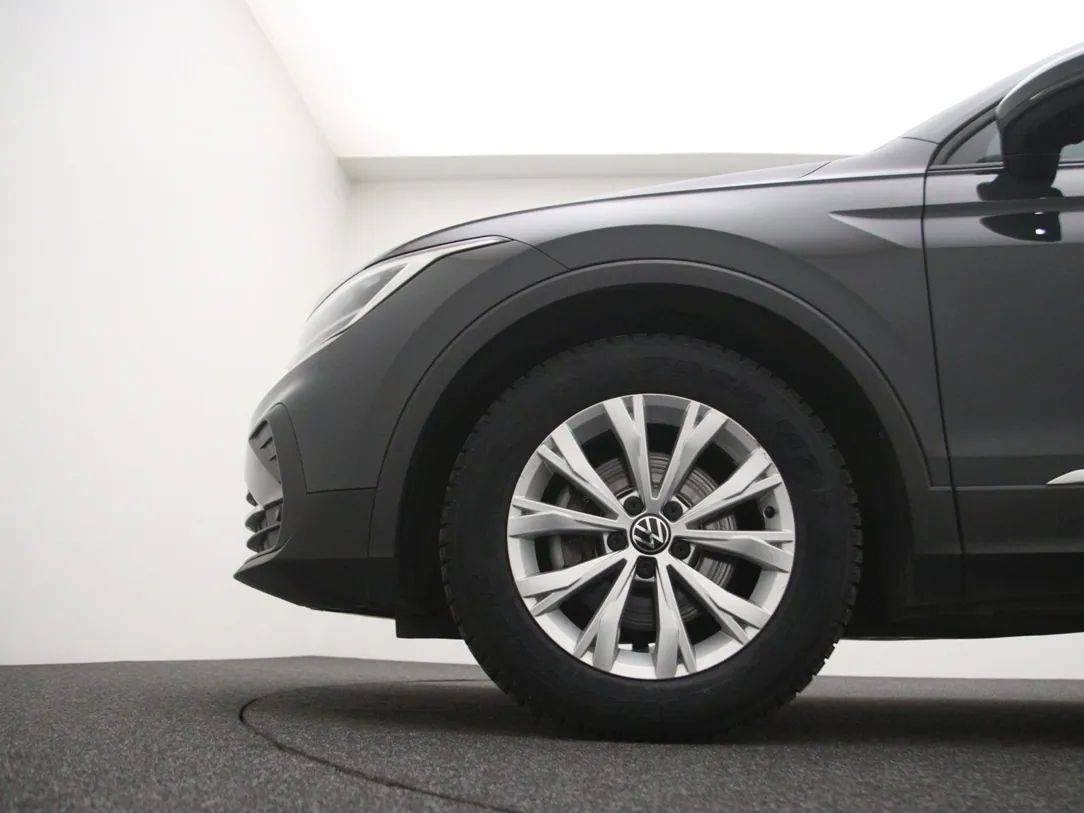 Volkswagen Tiguan | 25