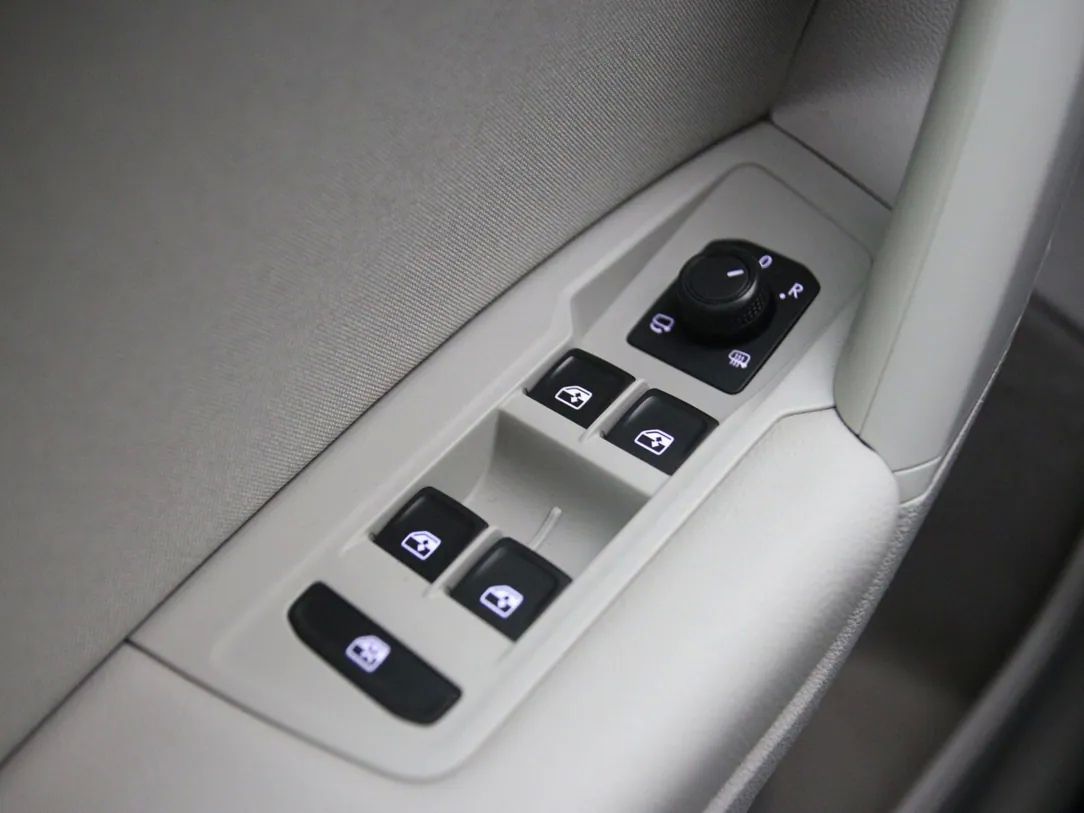 Volkswagen Tiguan | 23