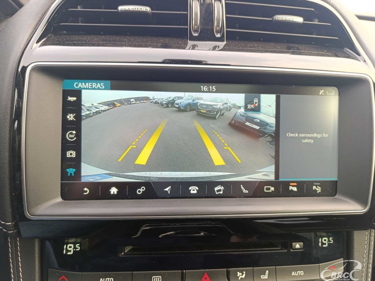 Jaguar F-Pace | 24