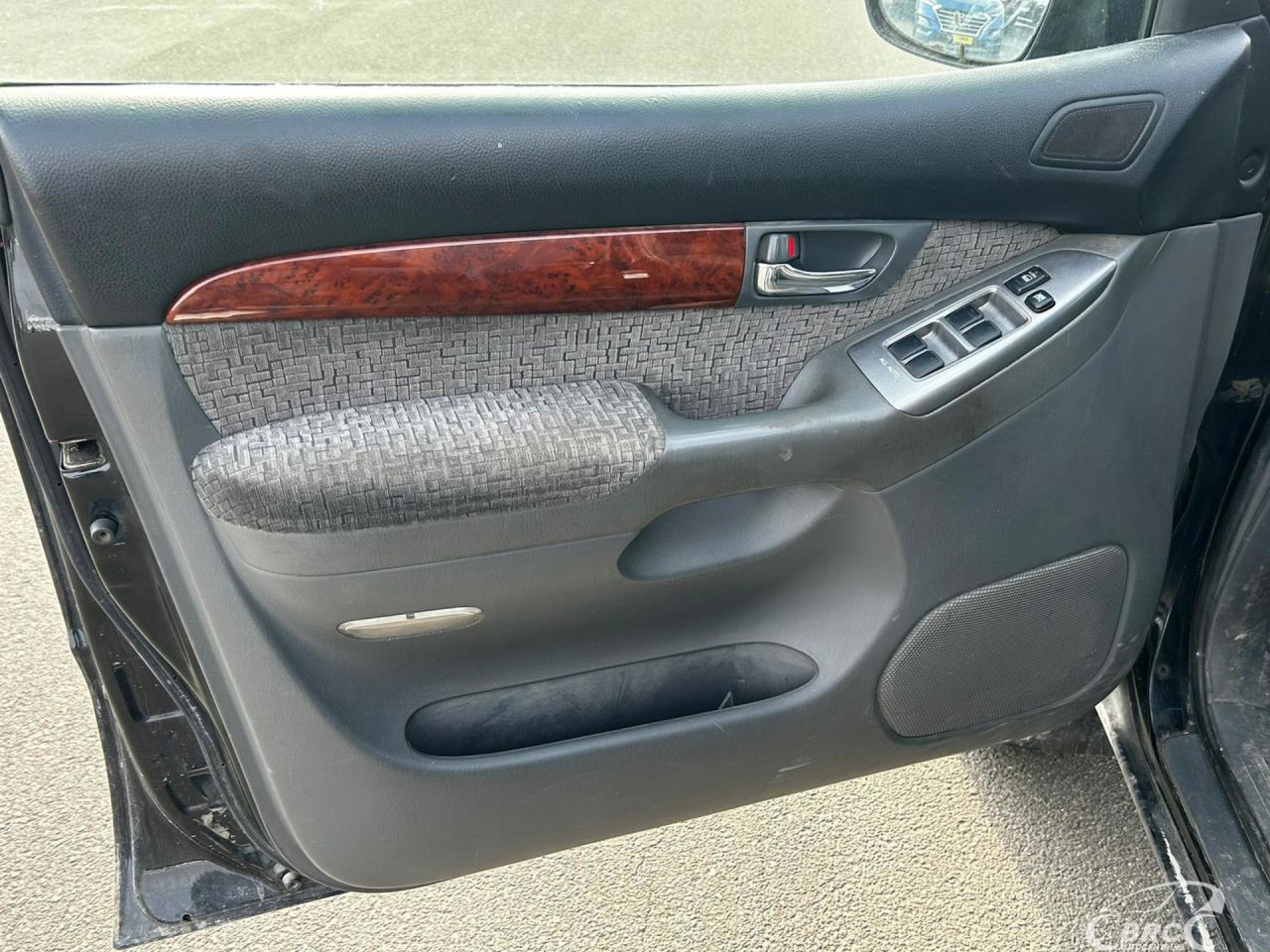 Toyota Land Cruiser | 8