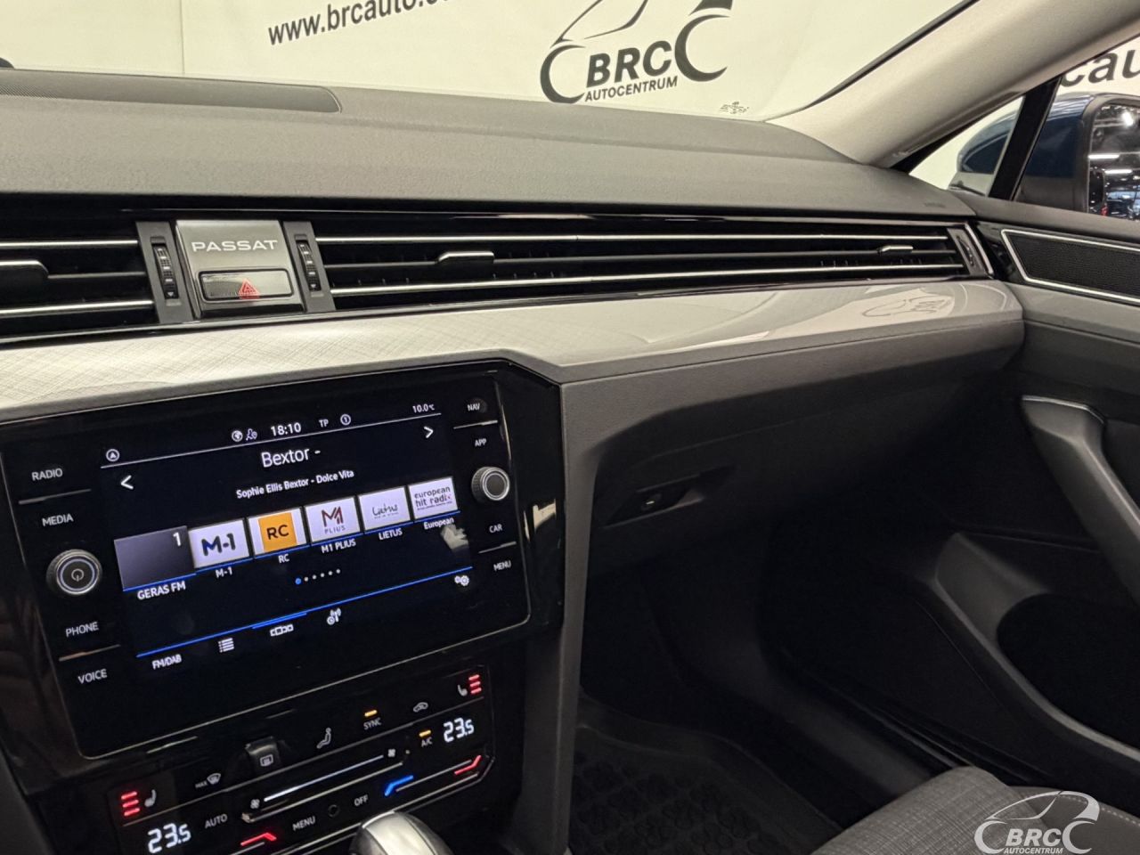 Volkswagen Passat | 25