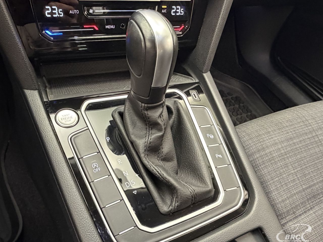 Volkswagen Passat | 24