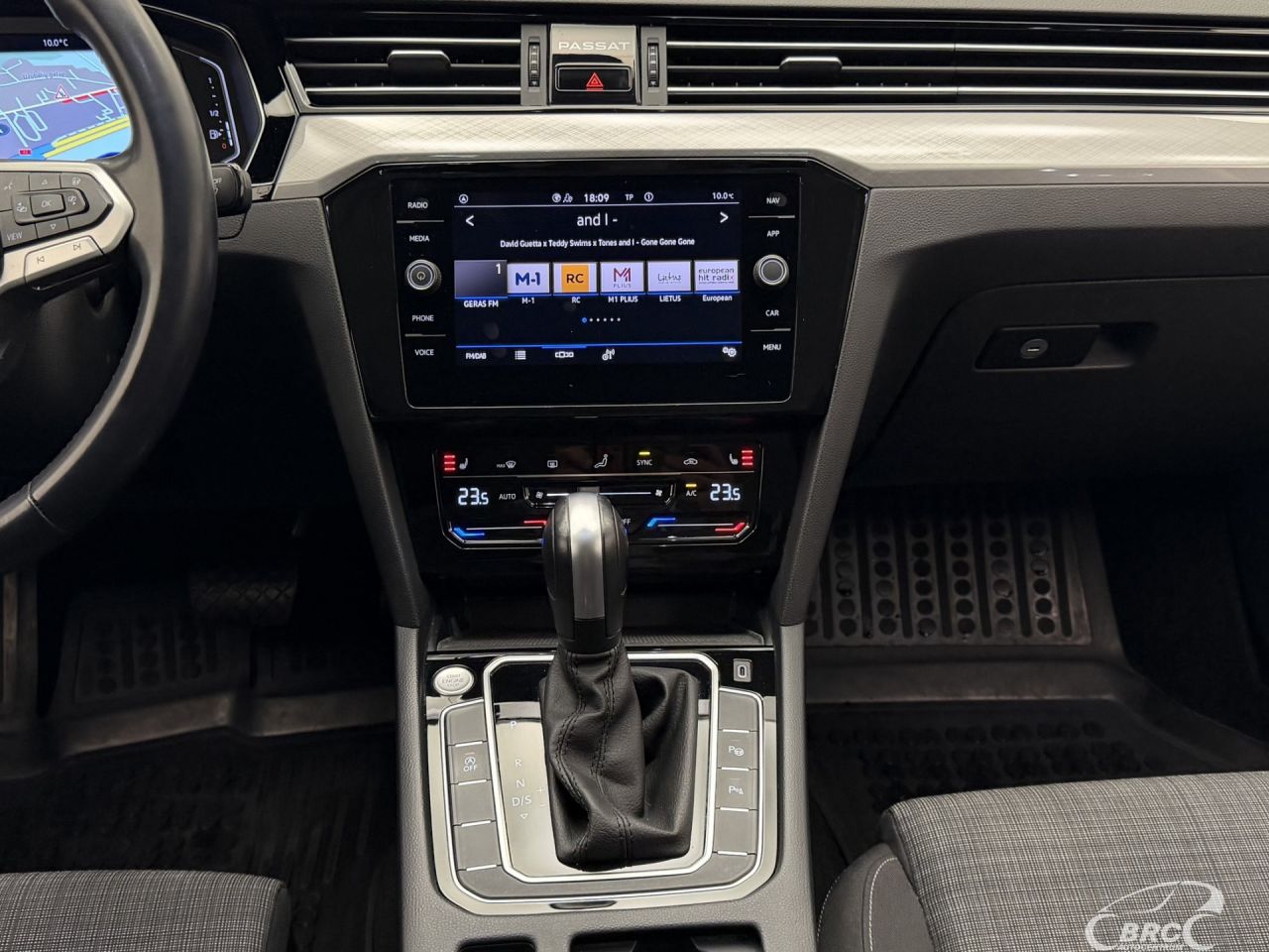 Volkswagen Passat | 14